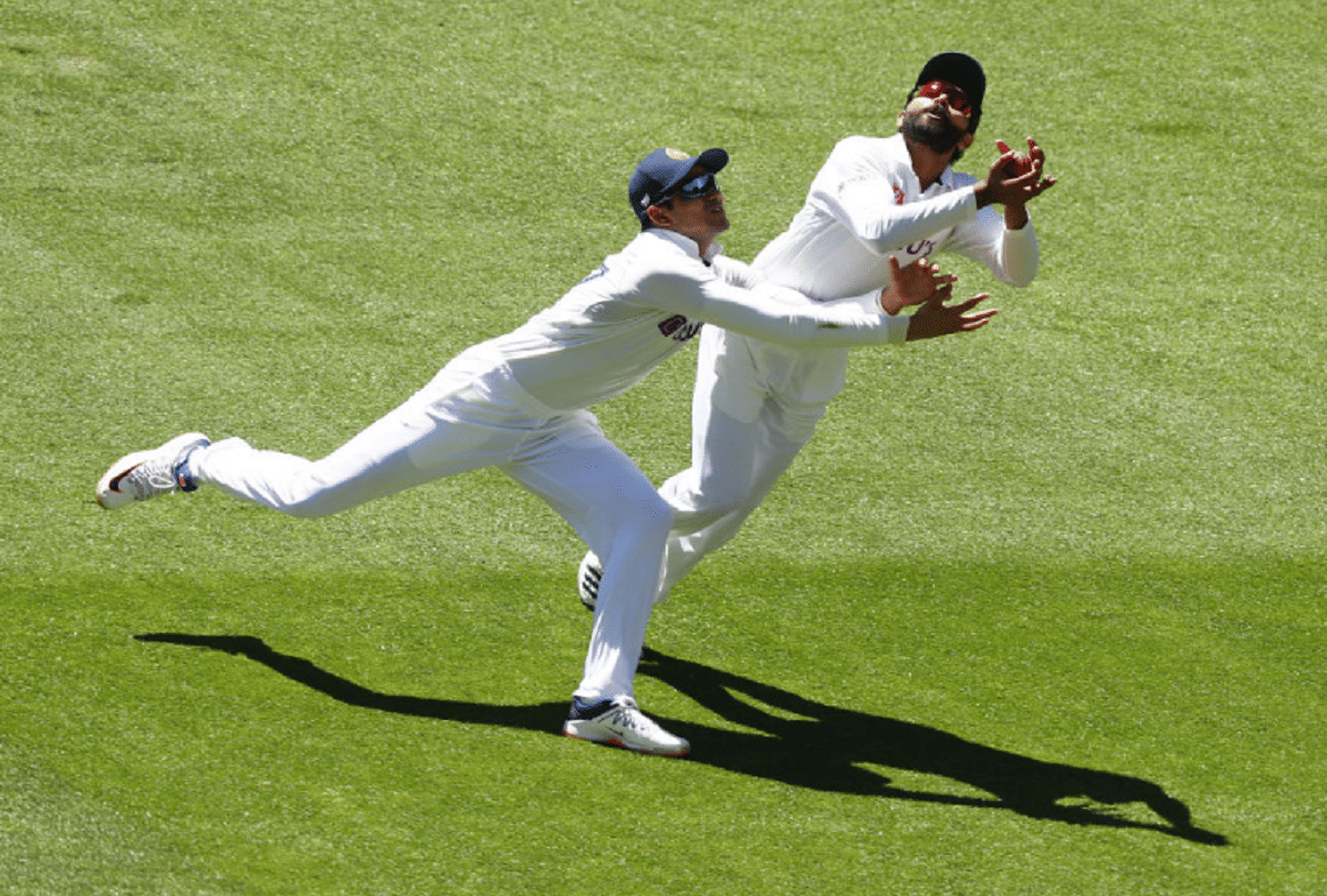 AUS v IND Ravindra Jadeja avoided collision with shubman gill while taking mathew wade catch