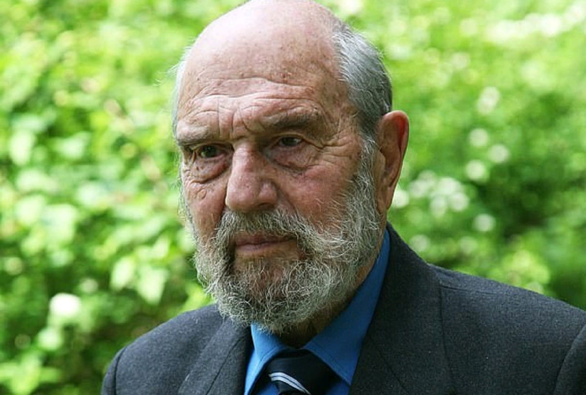 British traitor and double agent George Blake has died aged 98 in moscow