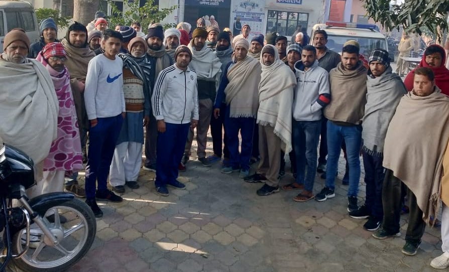 Accusation of indecency on JE, demonstration at the post