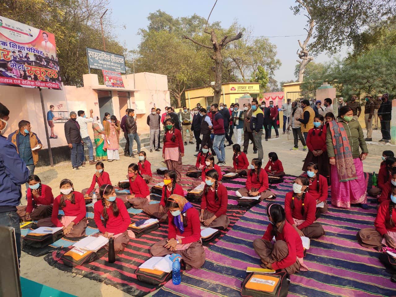 CEO of NITI Aayog mesmerized by seeing Mohalla Pathshala of Varanasi's Model Block