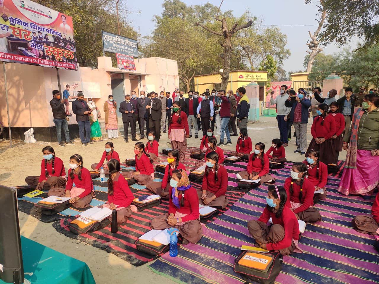 CEO of NITI Aayog mesmerized by seeing Mohalla Pathshala of Varanasi's Model Block