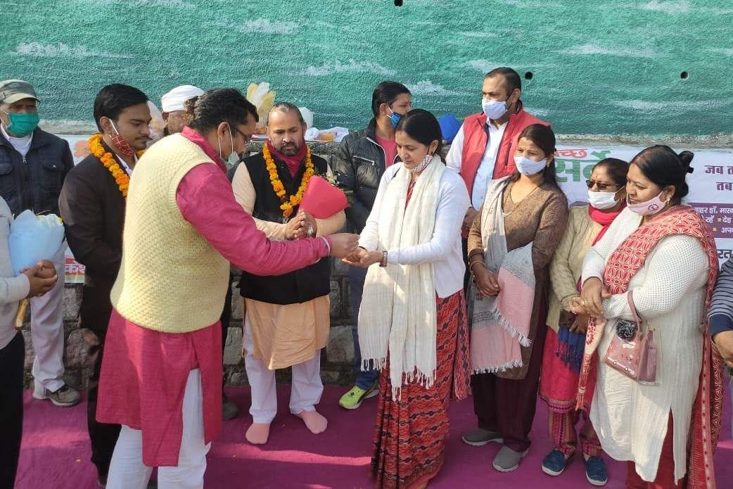 Petting inaugurated from Gomukh to Ganga Sagar on Aastha Path