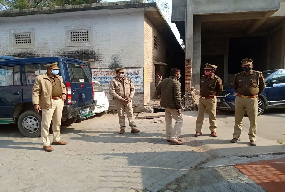former minister Pradeep Jain house arrested by police in jhansi