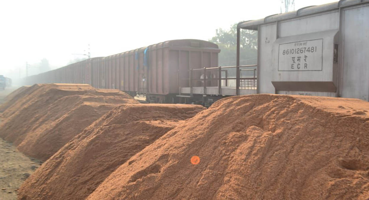 Railways also sprout in Bundeli mineral wealth sand dhulan