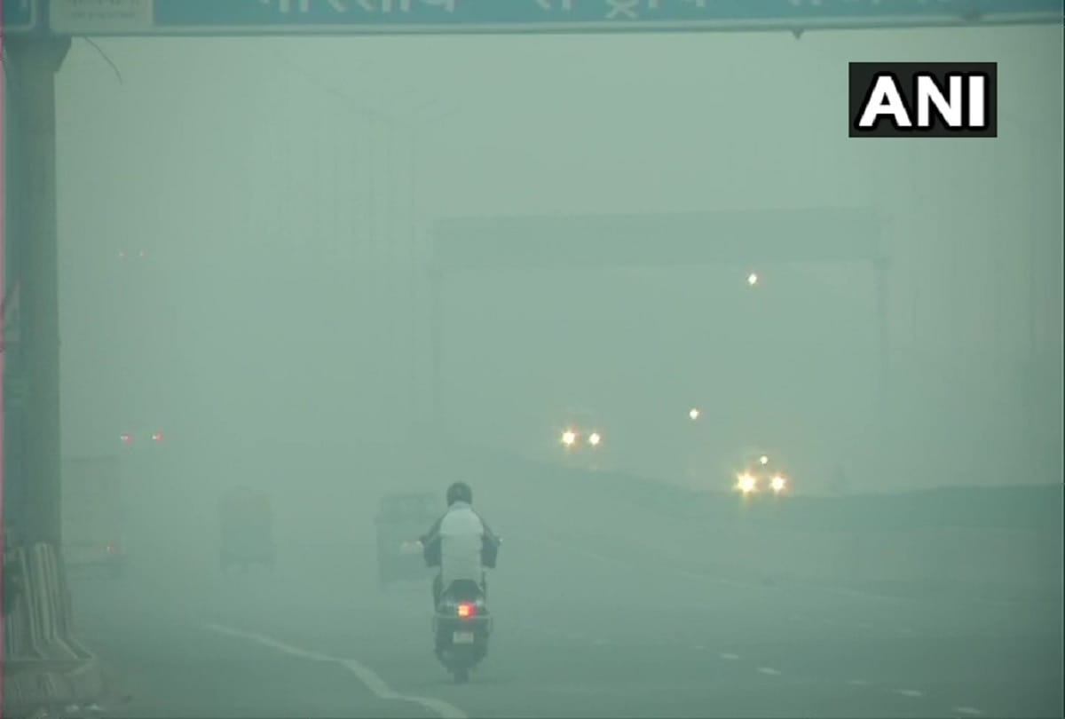 Weather Forecast Today Update in Delhi NCR News: Delhi NCR weather updates cold increases with mercury dipping down heavy fog in areas decreases visibility