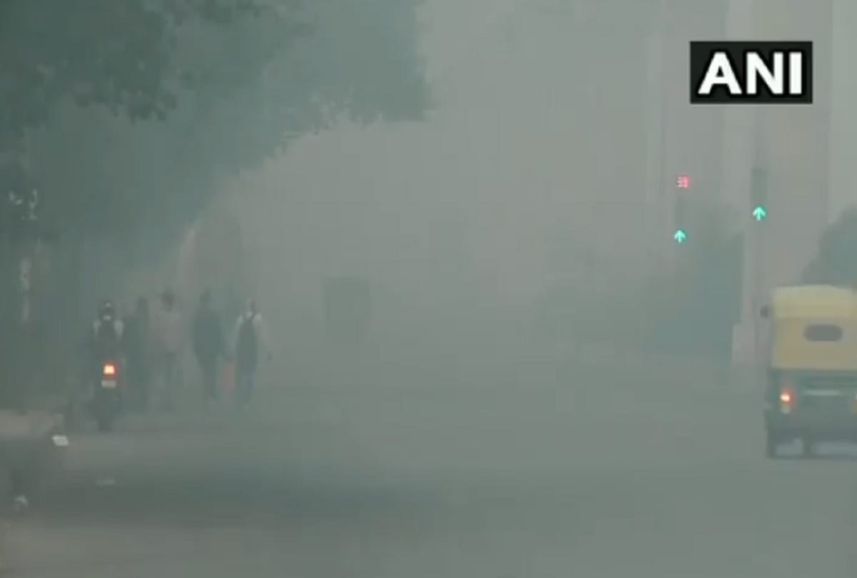 Weather Forecast Today Update in Delhi NCR News: Delhi NCR weather updates cold increases with mercury dipping down heavy fog in areas decreases visibility