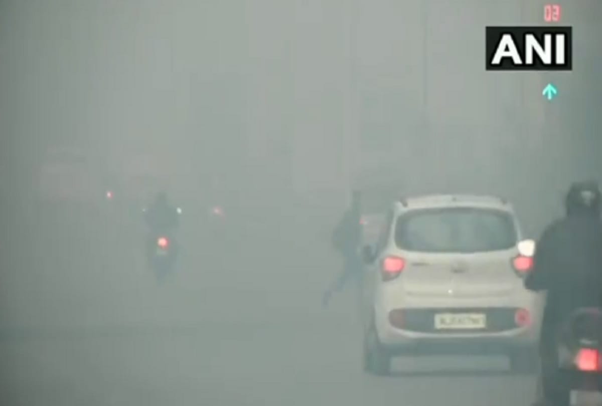 Weather Forecast Today Update in Delhi NCR News: Delhi NCR weather updates cold increases with mercury dipping down heavy fog in areas decreases visibility