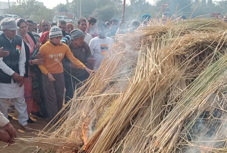 Last rites of Army Subedar In Bahadurgarh Of Haryana