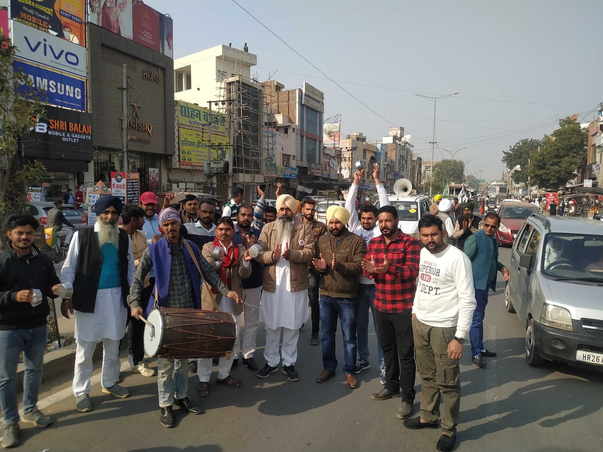 In memory of the martyrs of the Kisan movement, a unbroken lesson was done at the toll plaza