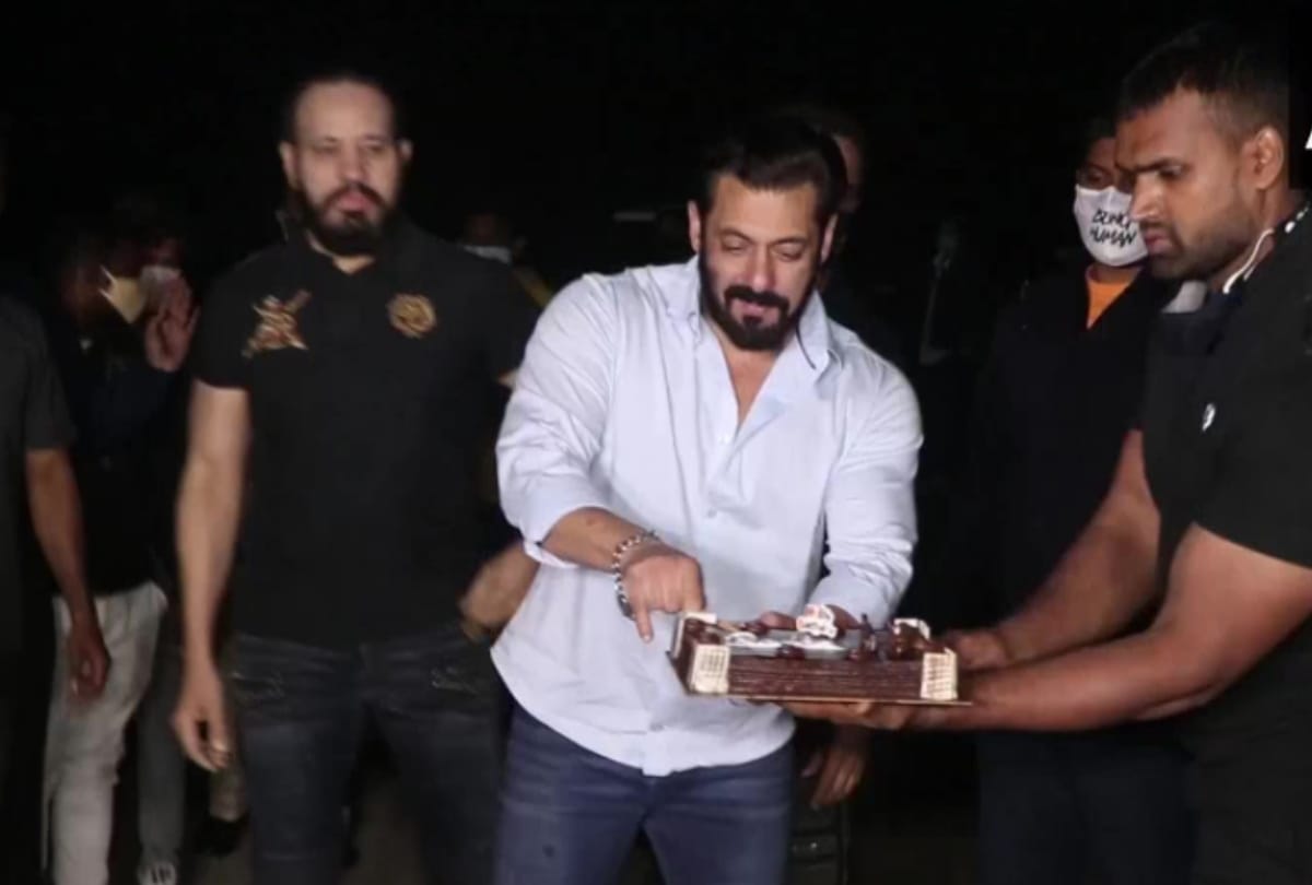 Salman Khan Birthday Special: Salman Khan birthday celebrates at his farmhouse in Panvel