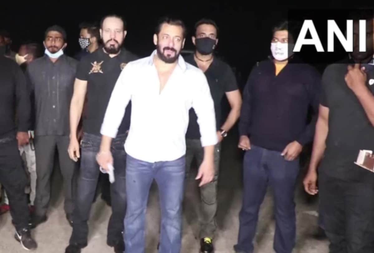 Salman Khan Birthday Special: Salman Khan birthday celebrates at his farmhouse in Panvel