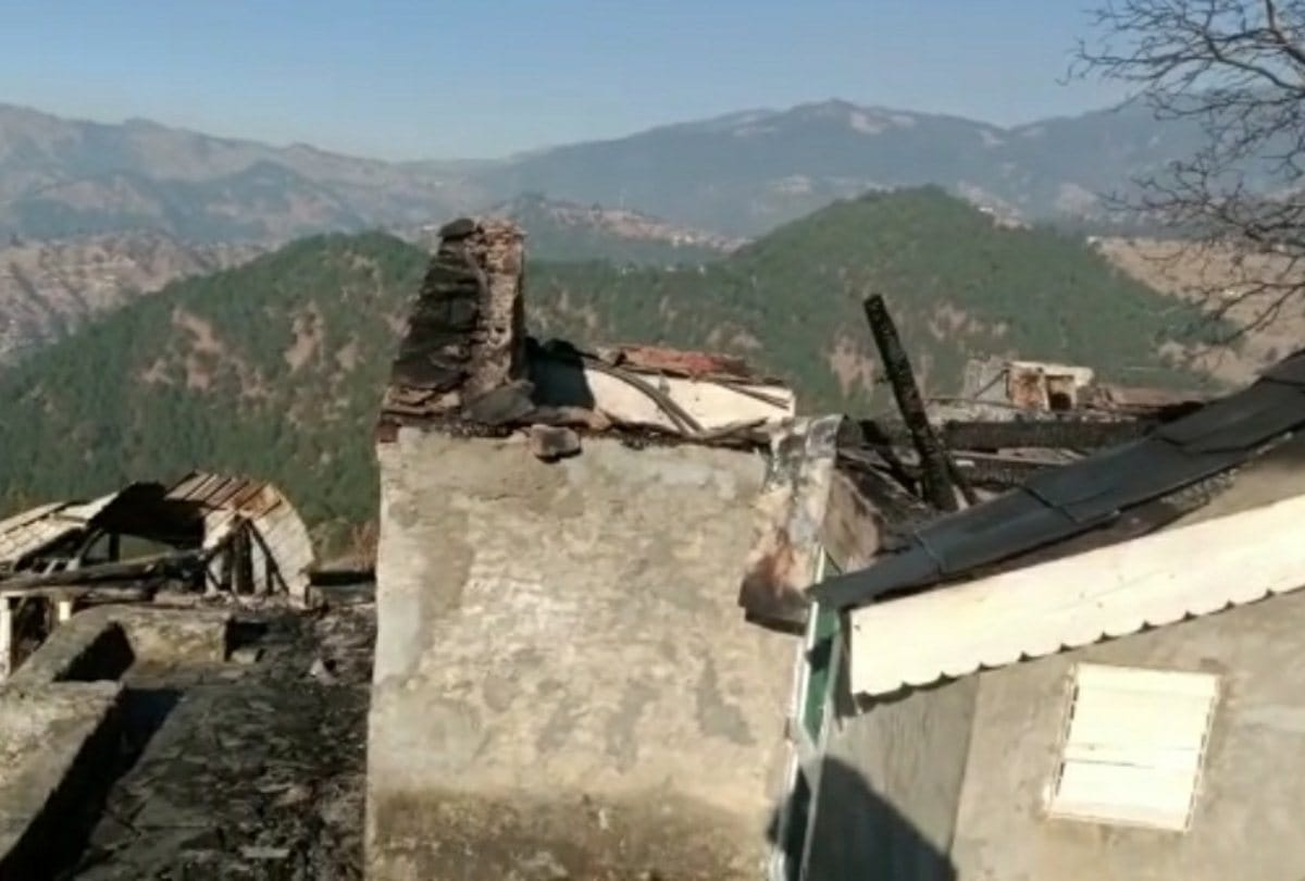 Himachal News : former dgp punjab sarabjit singh house gutted in fire in karsog mandi himachal pradesh