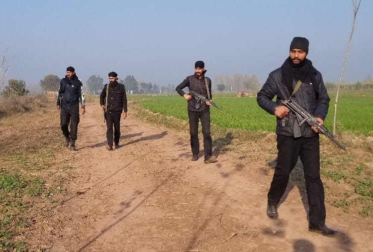 Punjab Police and BSF conduct search operation on Indo-Pak border In Pathankot
