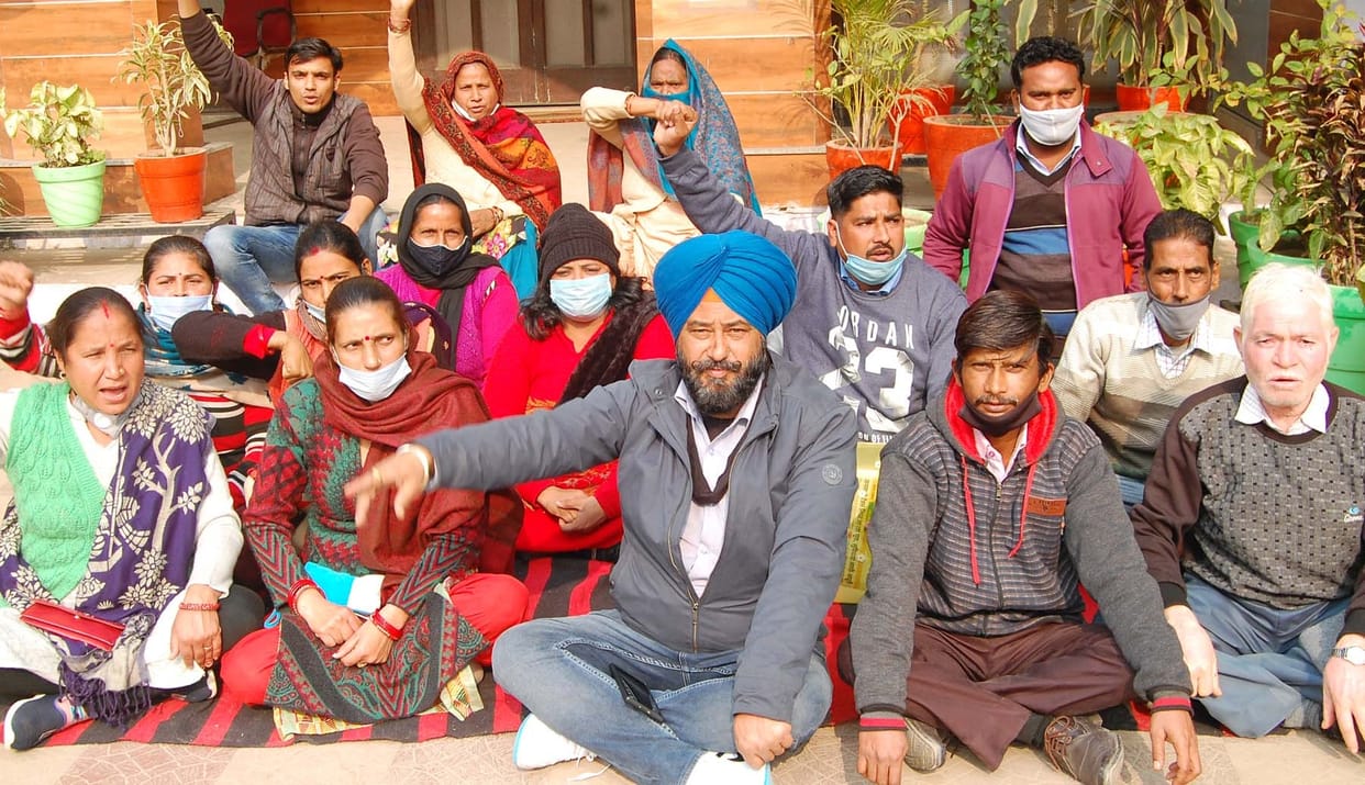 Strike at the city office for roads