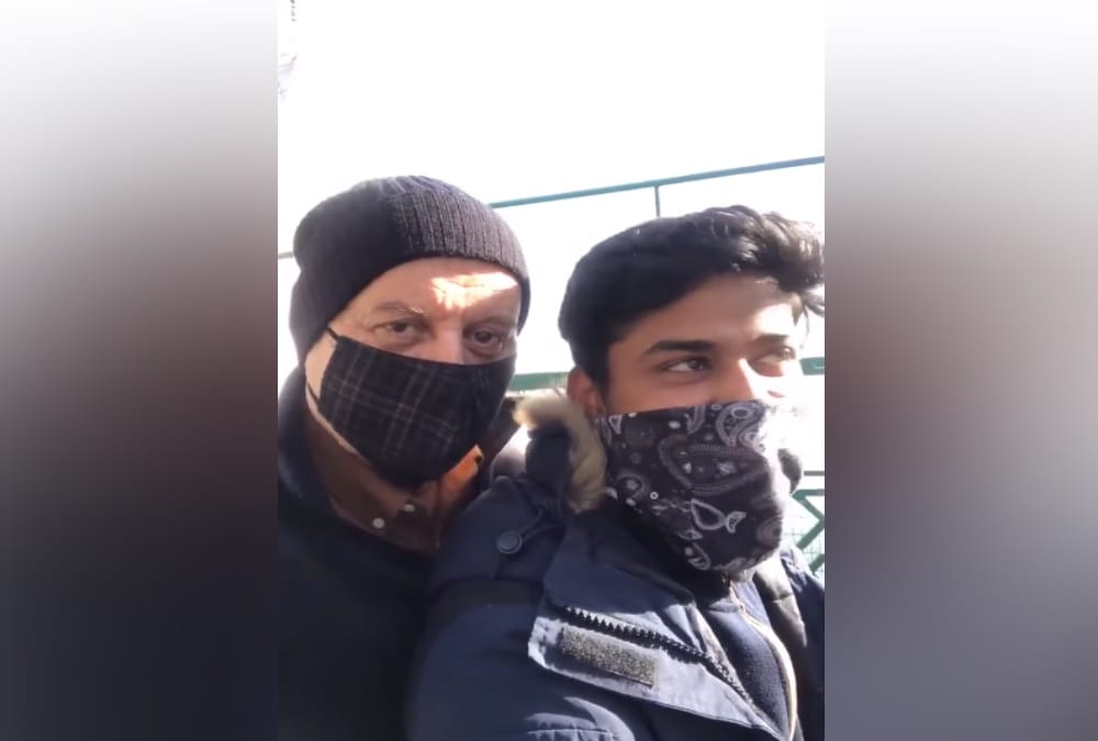 Mussoorie Latest news: Actor Anupam Kher Took Lift From Youth on Scooty After Stuck in Traffic Jam