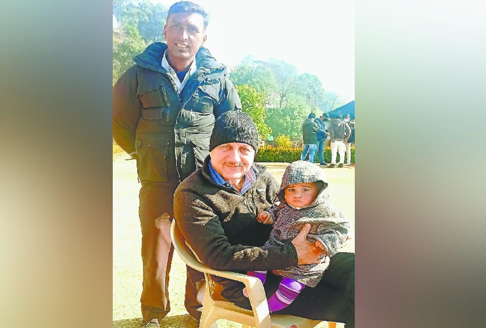 Mussoorie Latest news: Actor Anupam Kher Took Lift From Youth on Scooty After Stuck in Traffic Jam