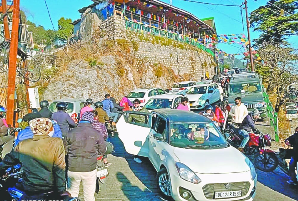 Mussoorie Latest news: Actor Anupam Kher Took Lift From Youth on Scooty After Stuck in Traffic Jam