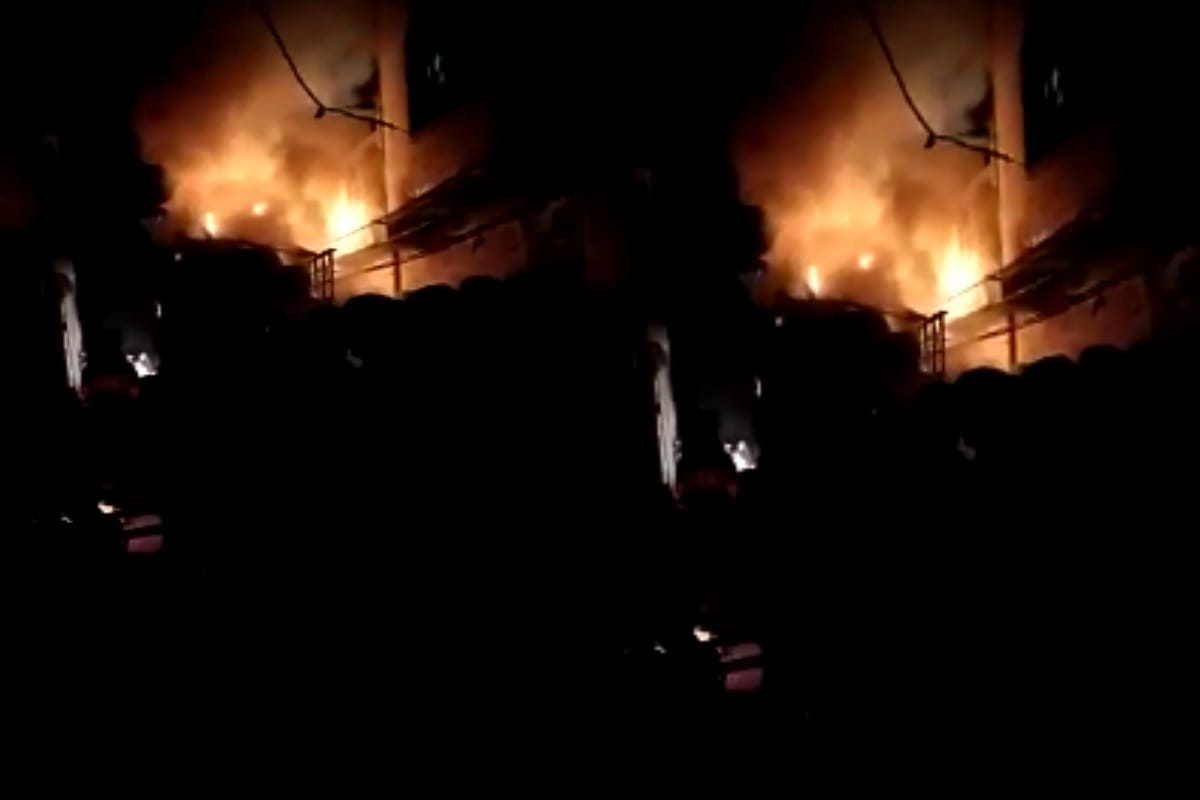 fierce fire in several shops in lal kurti market Meerut today morning