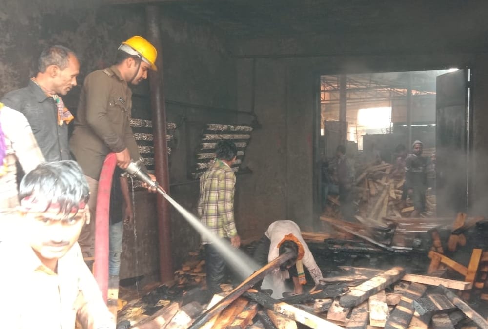 fire in a ply factory in Chinhat Lucknow.