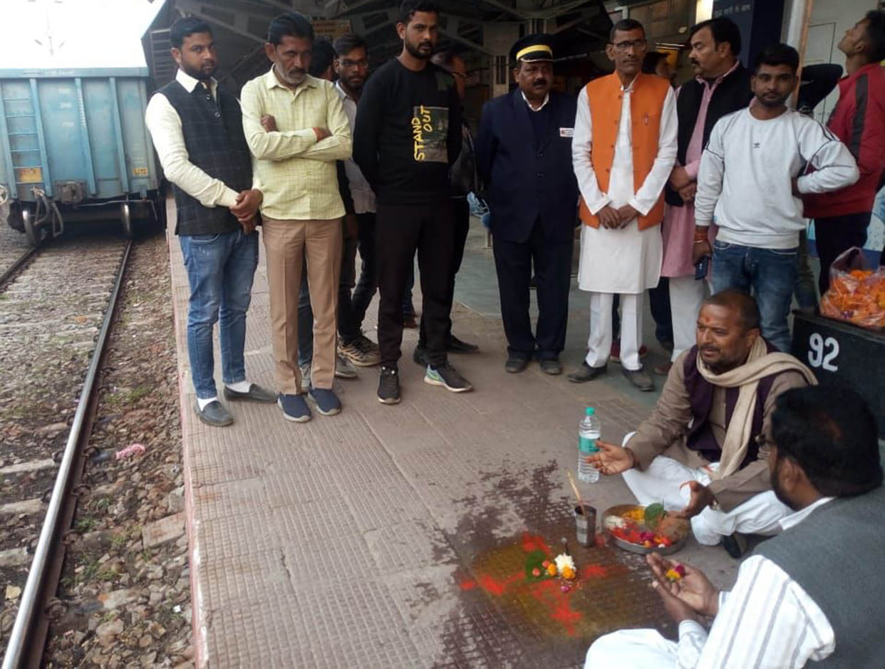 First sand rack of 21 coaches leaves from Bundelkhand