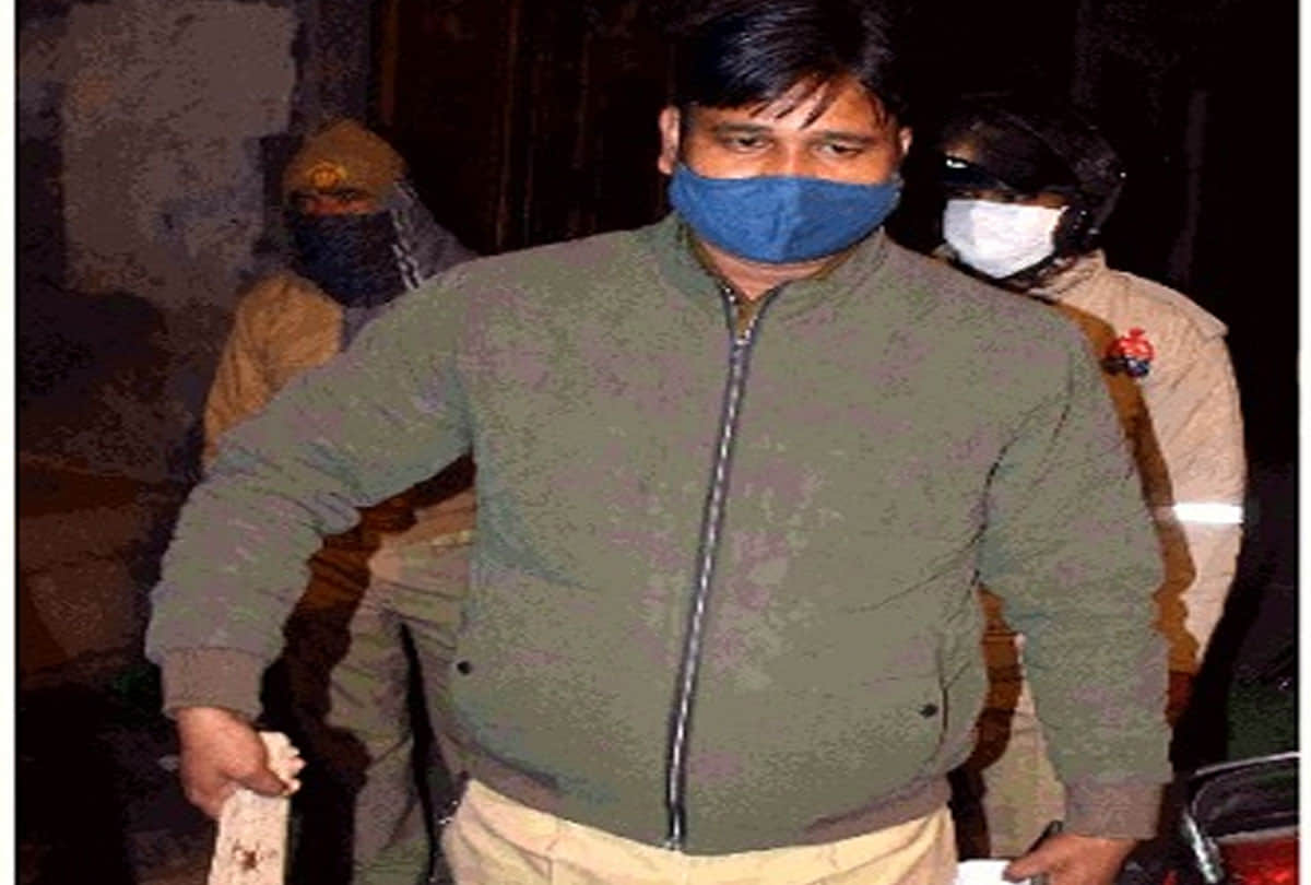 husband caught wife with lover in aligarh of uttar pradesh lover killed by husband