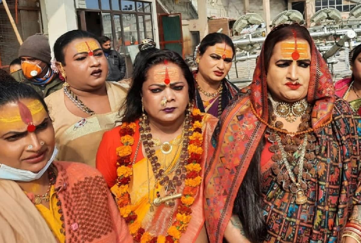 Kinnar Mahamandleshwar Kiran Nand Giri reached Gorakhpur
