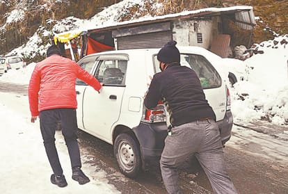 Himachal Pradesh Weather Forecast Update Today Latest News: Himachal Pradesh Snowfall Heavy Snowfall in Himachal Pradesh 401 road closed due to snowfall 200 buses stuck in heavy snowfall