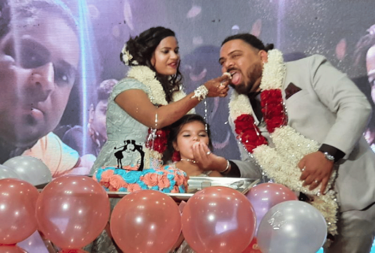 Rajsthan man gifts plot of land on moon to wife for wedding anniversary