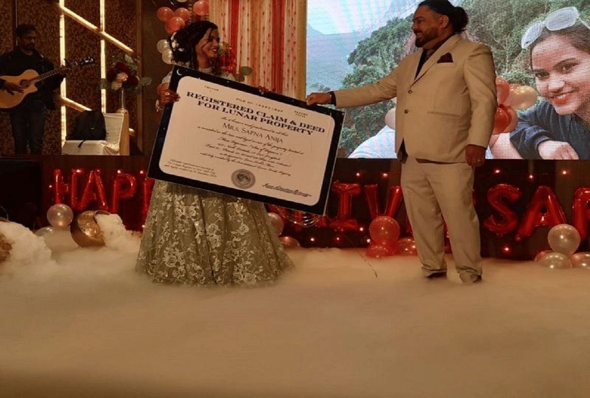 Rajsthan man gifts plot of land on moon to wife for wedding anniversary