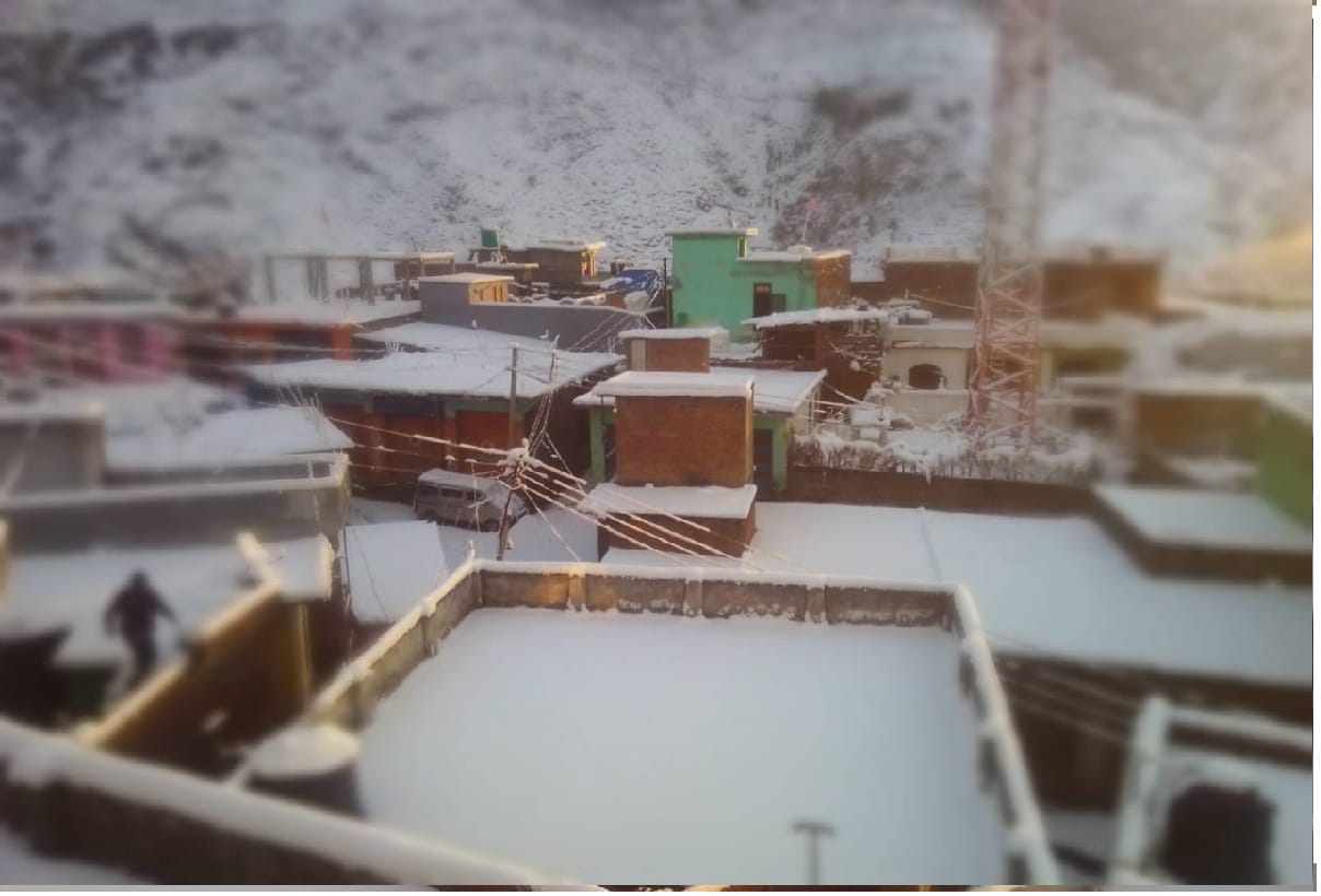 Snowfall in mata vaishno devi dham and other mountains in jammu kashmir