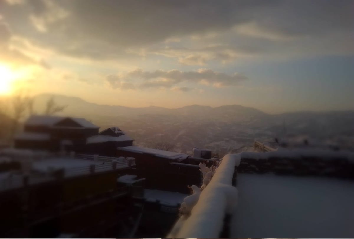 Snowfall in mata vaishno devi dham and other mountains in jammu kashmir