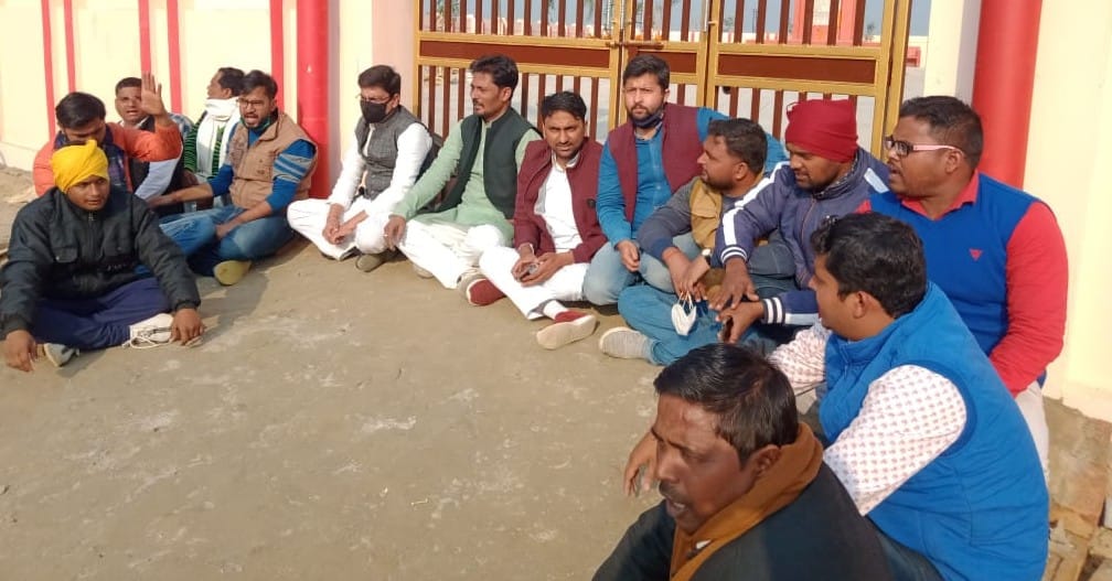 Badlapur MLA to file case of insult to martyrs, Congress submitted memorandum