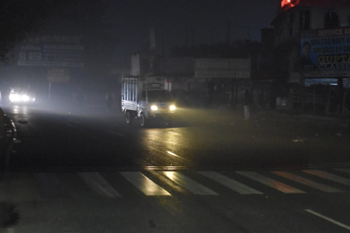 rain in meerut increased chill, Fog and morning and Evening in western UP