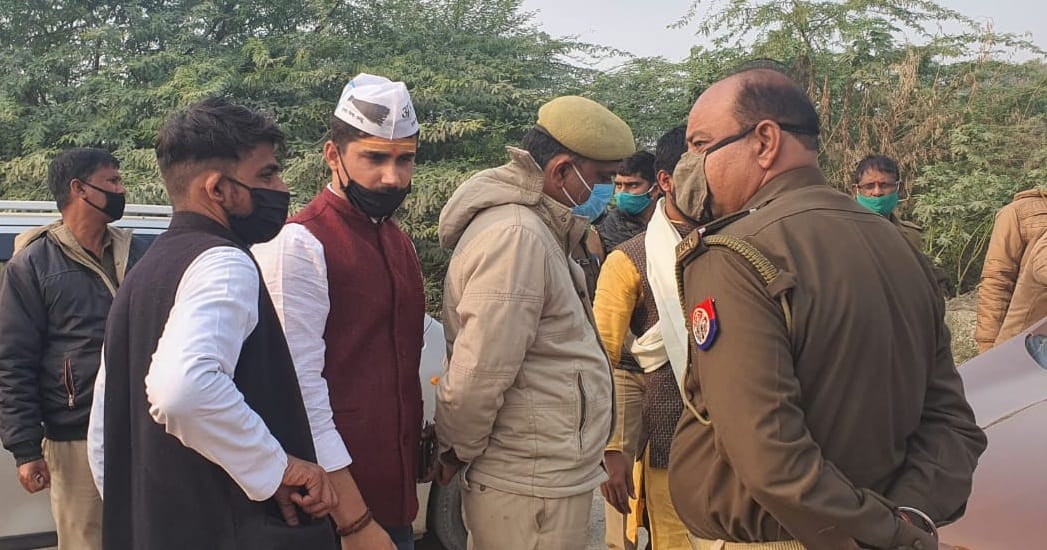 After Manish Sisodia in Lucknow, now the MLA Somnath Bharti, who came to see the status of schools in Prayagraj, was stopped by the police, the political politics