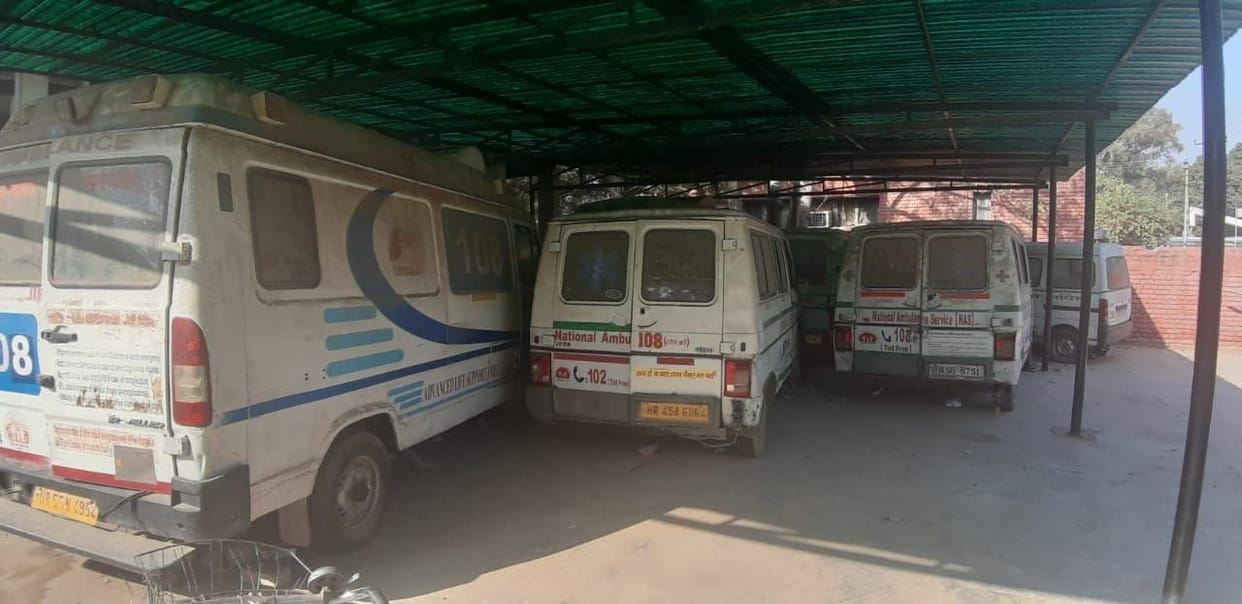 Junkyard: 23 ambulances declared rusty in civil hospital for two years