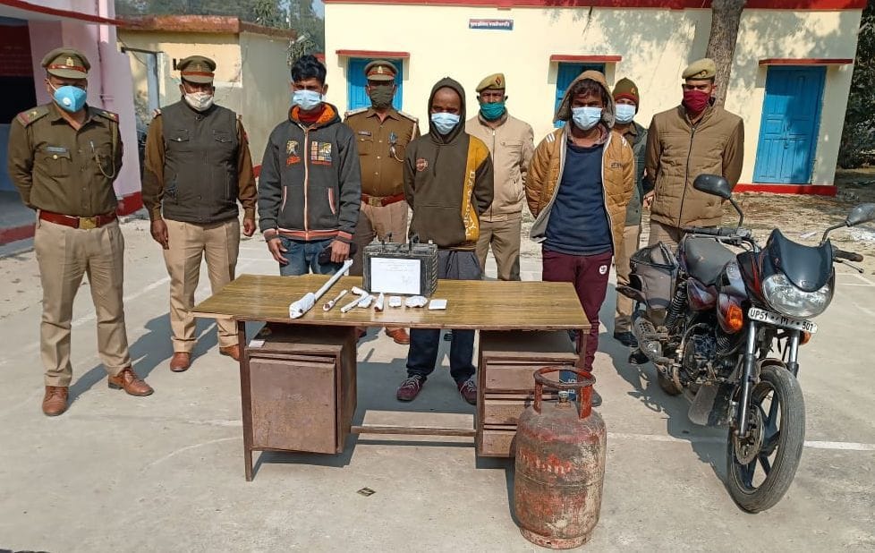 3 vehicle thieves arrested