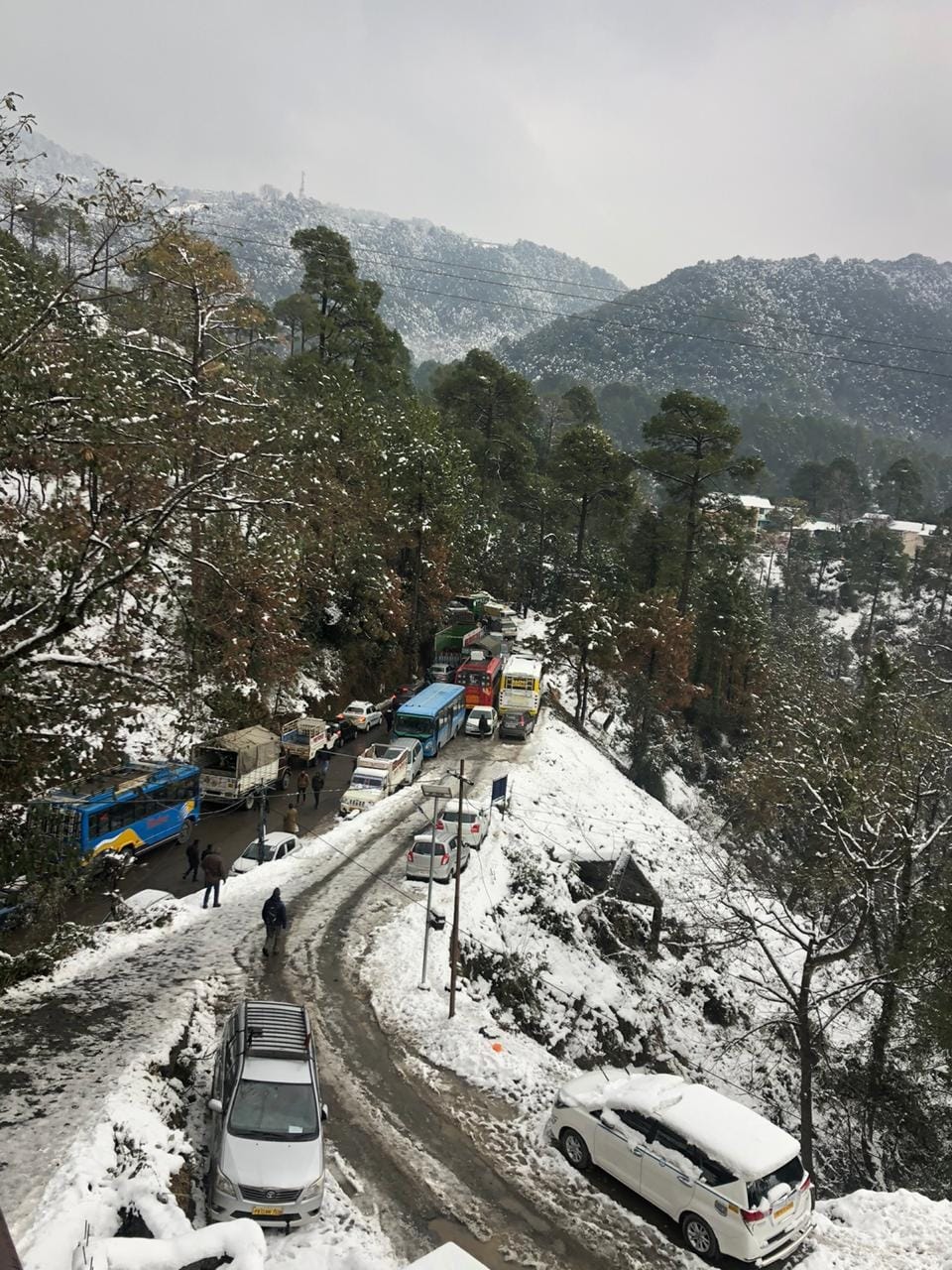 due to snowfall treffic jaam in benikhet