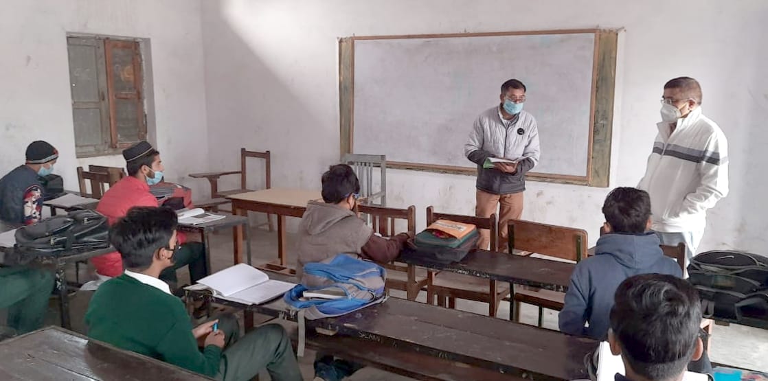 Teachers not found in many schools, students also less