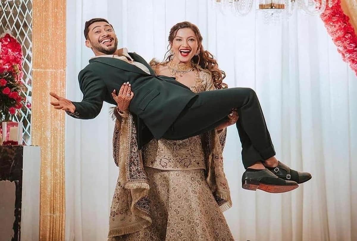 Gauhar Khan Shares Unseen Photos From Wedding With Zaid Darbar On Their One Month Anniversary