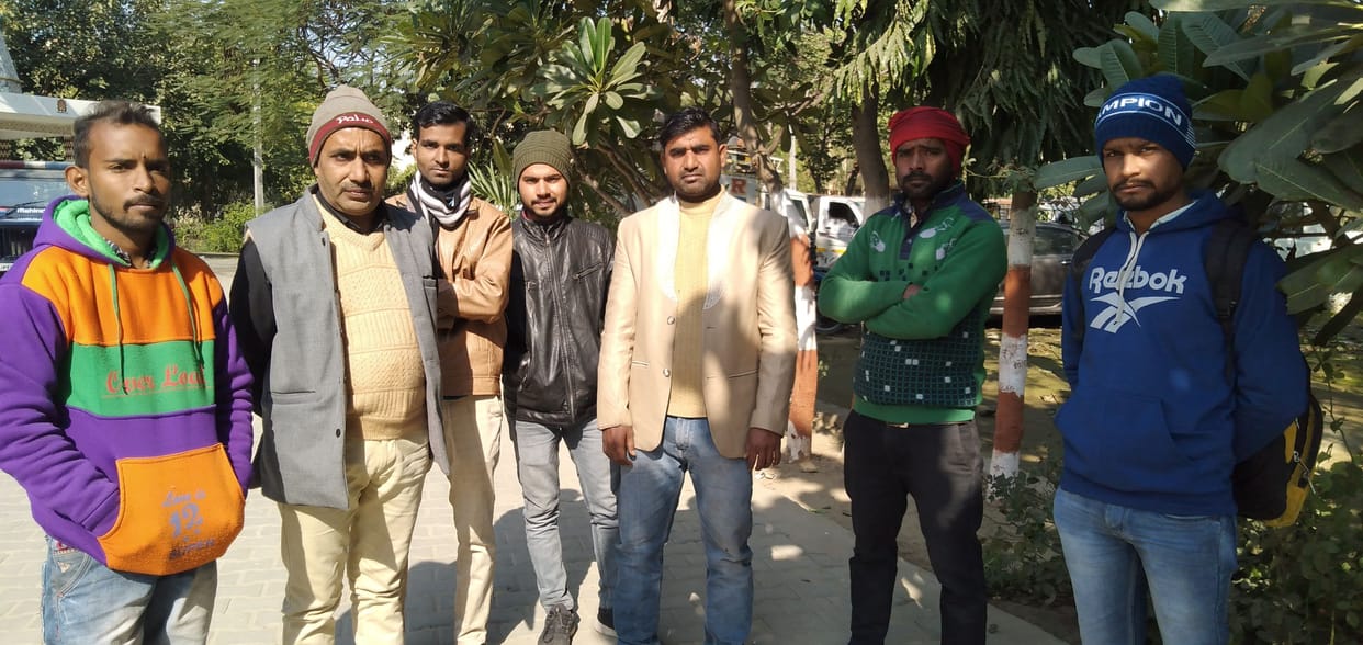 kam byaaj par lon dene ke naam par  thagee