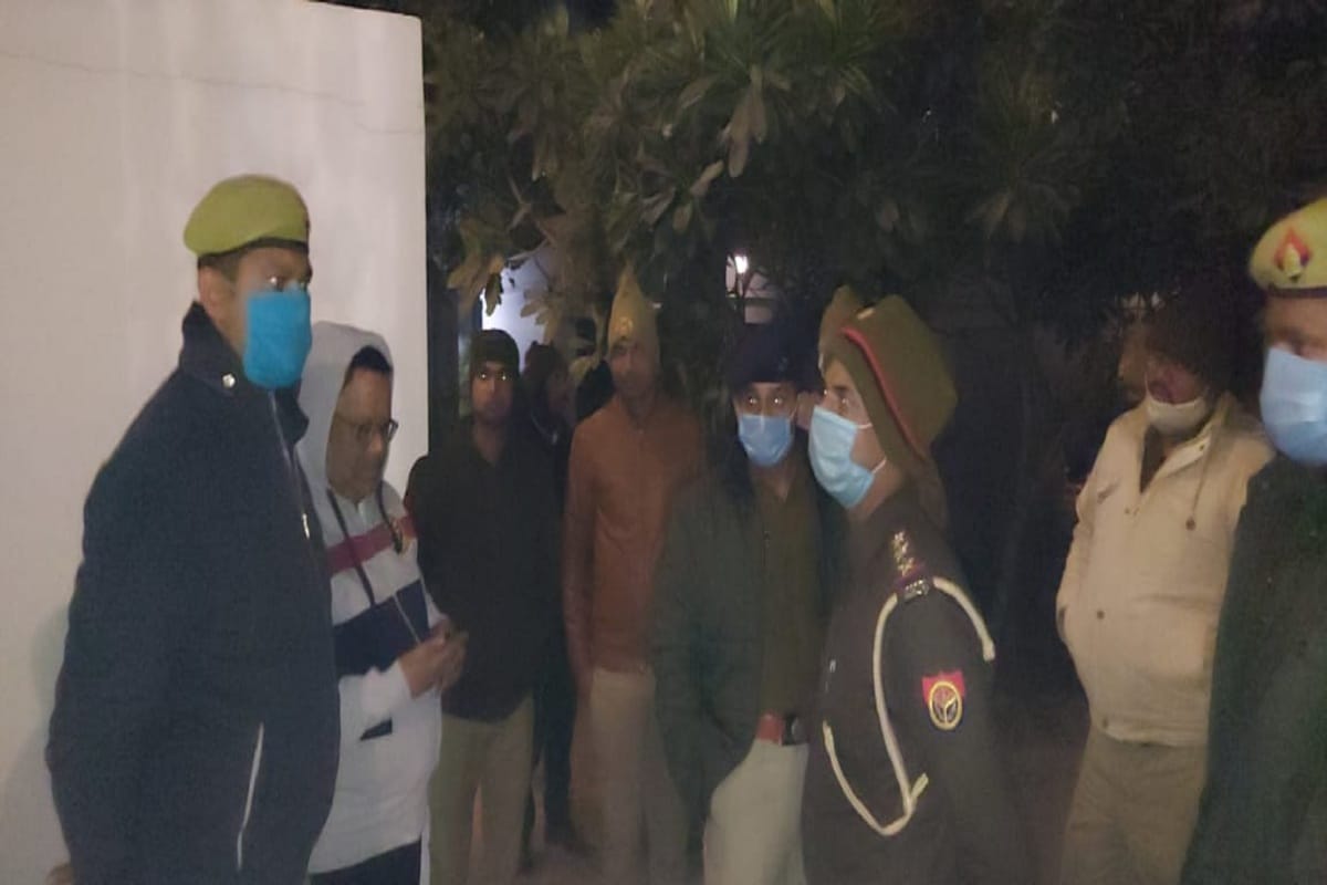 Varanasi Police raid the house of former MP Jawaharlal court has issued non bailable warrant