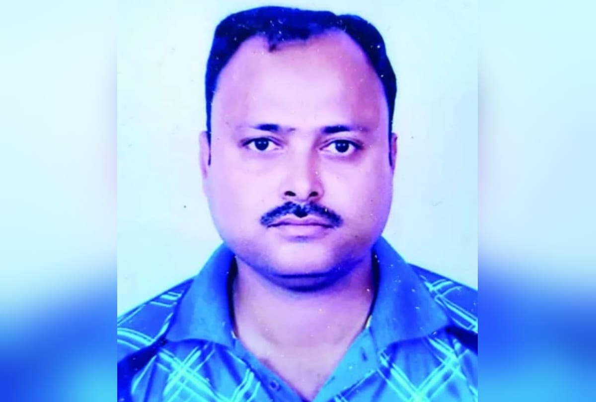Ghaziabad Loni man beaten to death on rod by iron road people kept watching making video