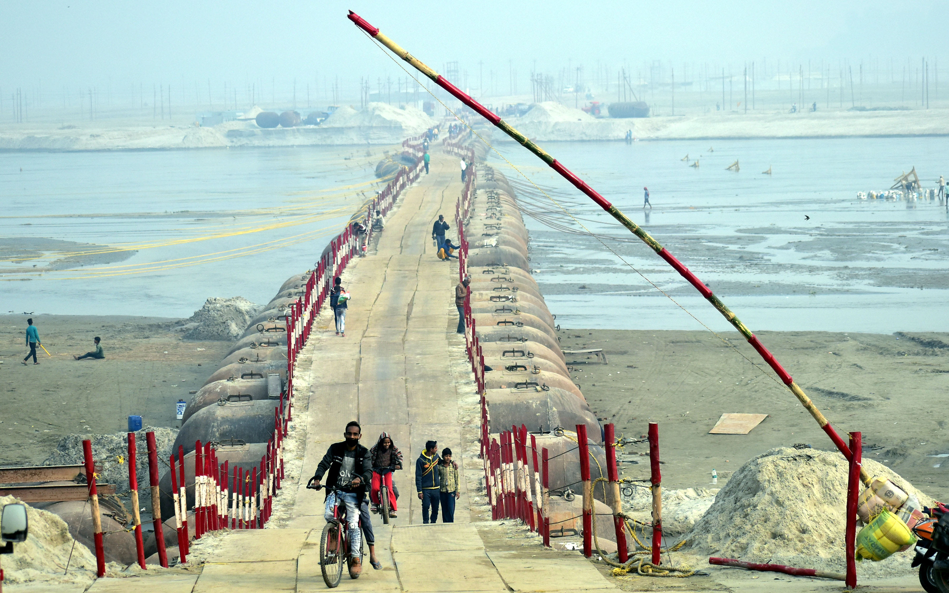 Deputy CM took stock of the preparations of the fair, worshiped for smooth fair after reaching Ganga water at Sangam