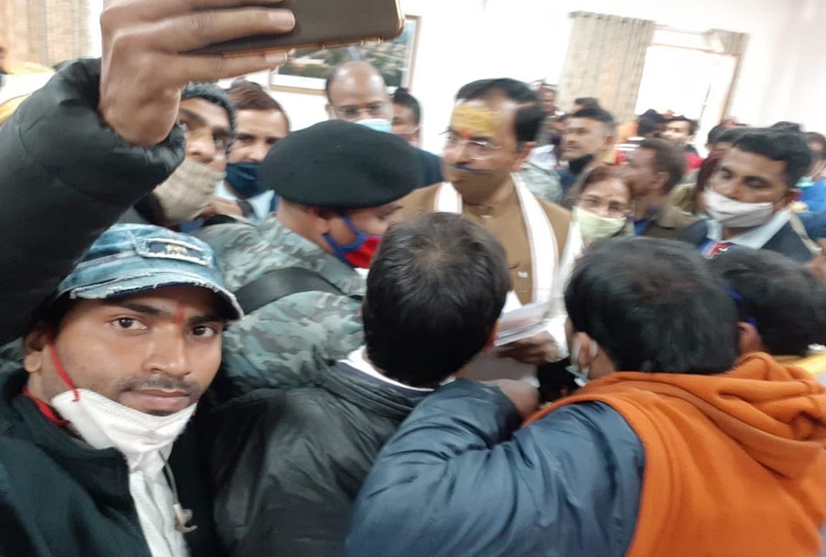 Disabled candidates submitted memorandum for four percent reservation