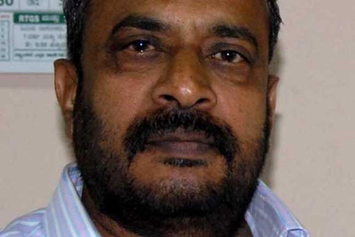 karnataka body of deputy speaker of state legislative council found on railway track devegowda remembers him