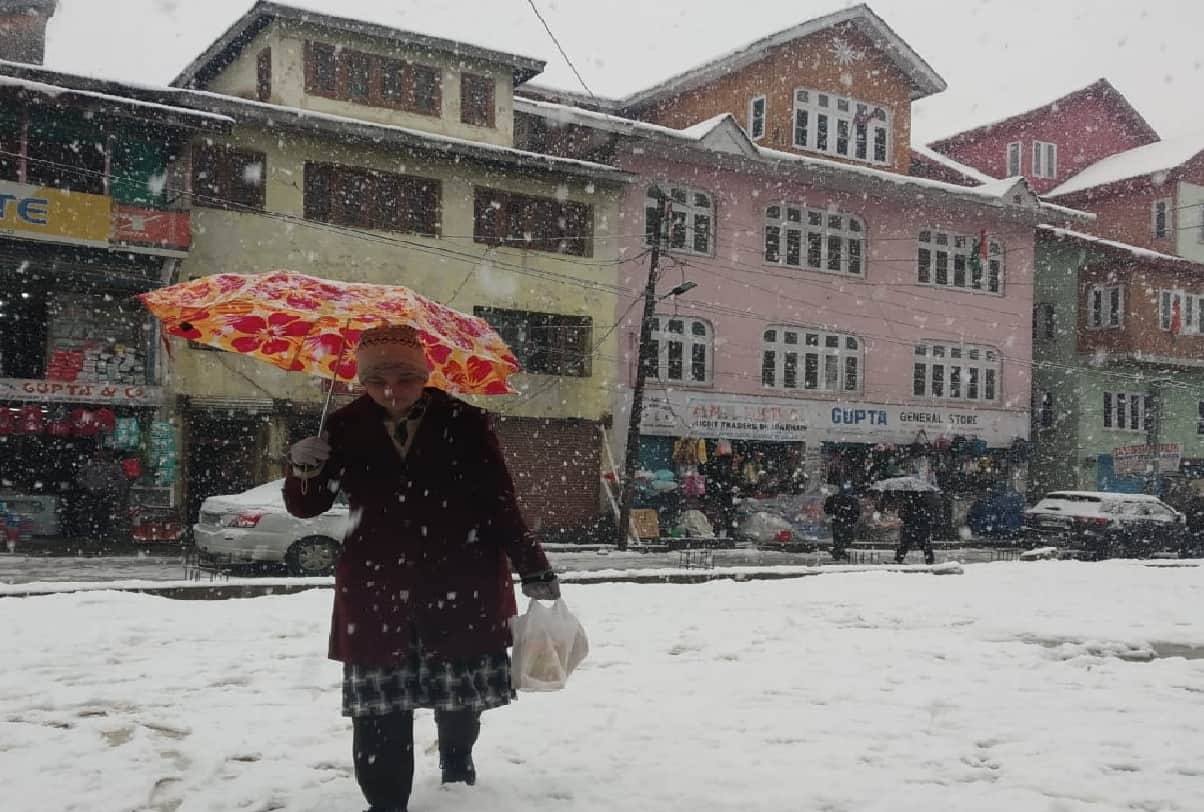 Weather Forecast Update Today in Jammu Kashmir  Mata Vaishno Devi Katra Snowfall Todayweather jammu kashmir snowfall in mata vaishno devi and kashmir