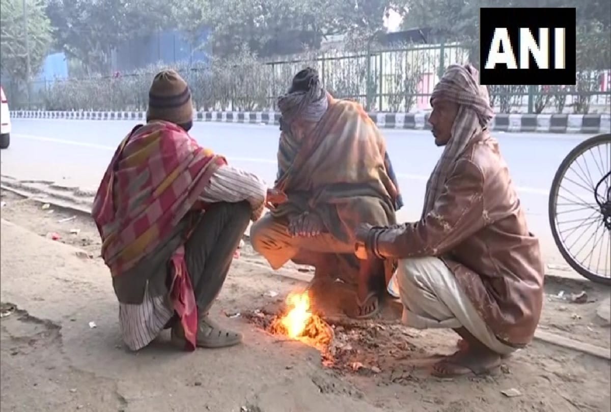 Delhi Safdarjung recorded about  3 degree celcius temperature likely to fall more says IMD