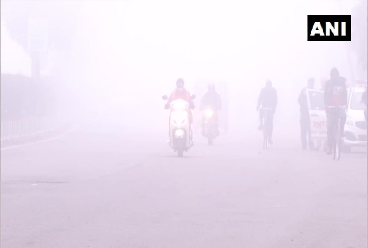Delhi Safdarjung recorded about  3 degree celcius temperature likely to fall more says IMD