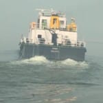 गाजीपुर से गुजरा मालवाहक जलपोत