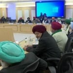 किसान नेताओं और सरकार की बैठक शुरू
